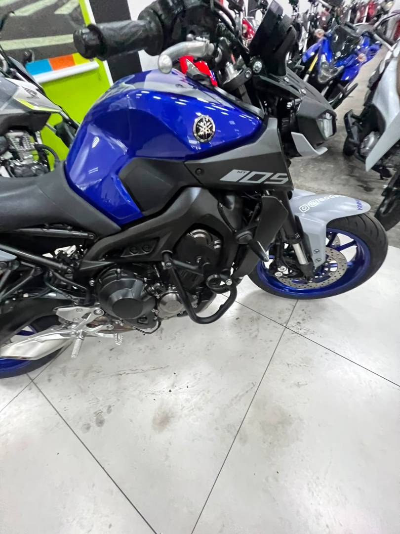 YAMAHA MT-09