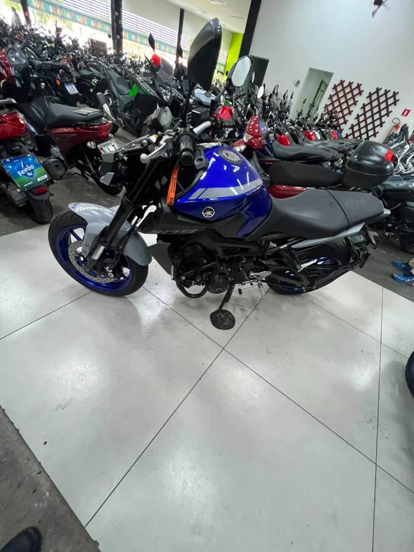 YAMAHA MT-09