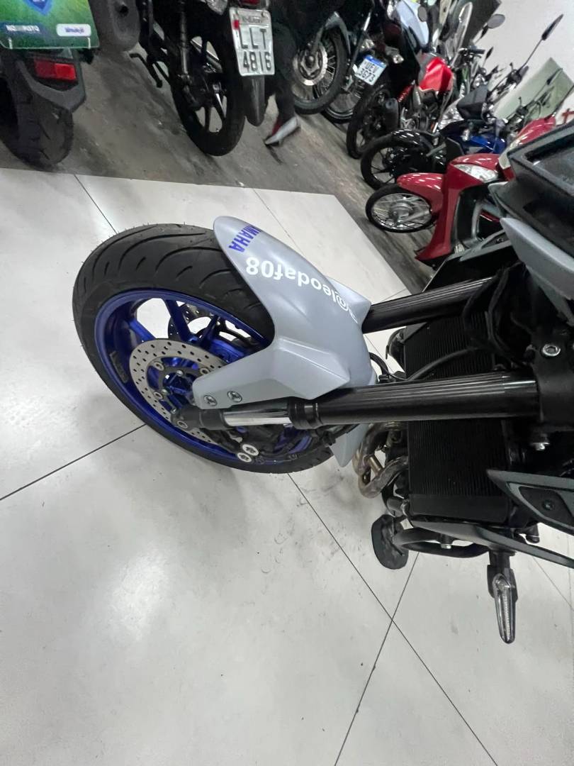 YAMAHA MT-09