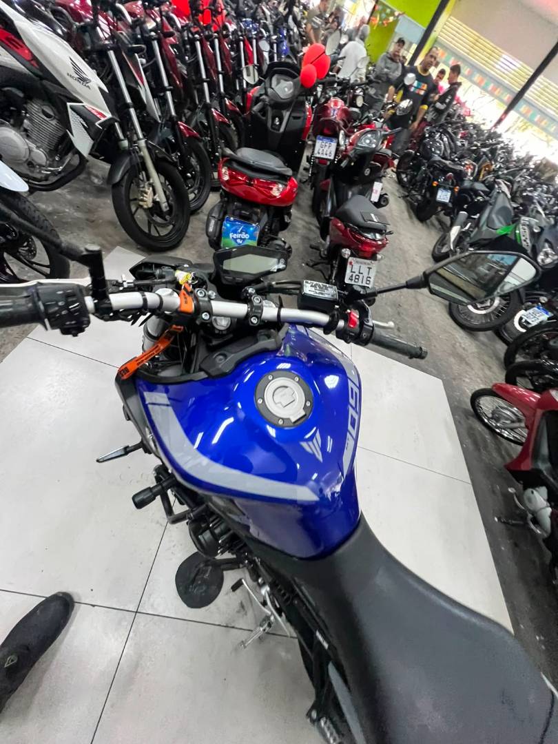 YAMAHA MT-09