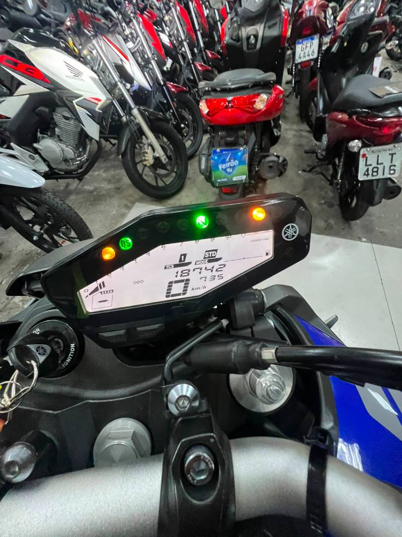 YAMAHA MT-09