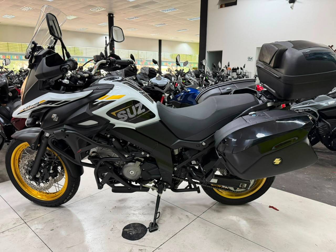 SUZUKI SUZUKI DL 650 XT V-STROM