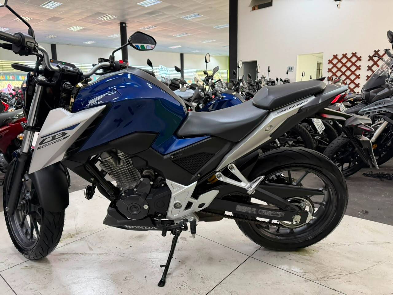 HONDA CB 300F TWISTER ABS