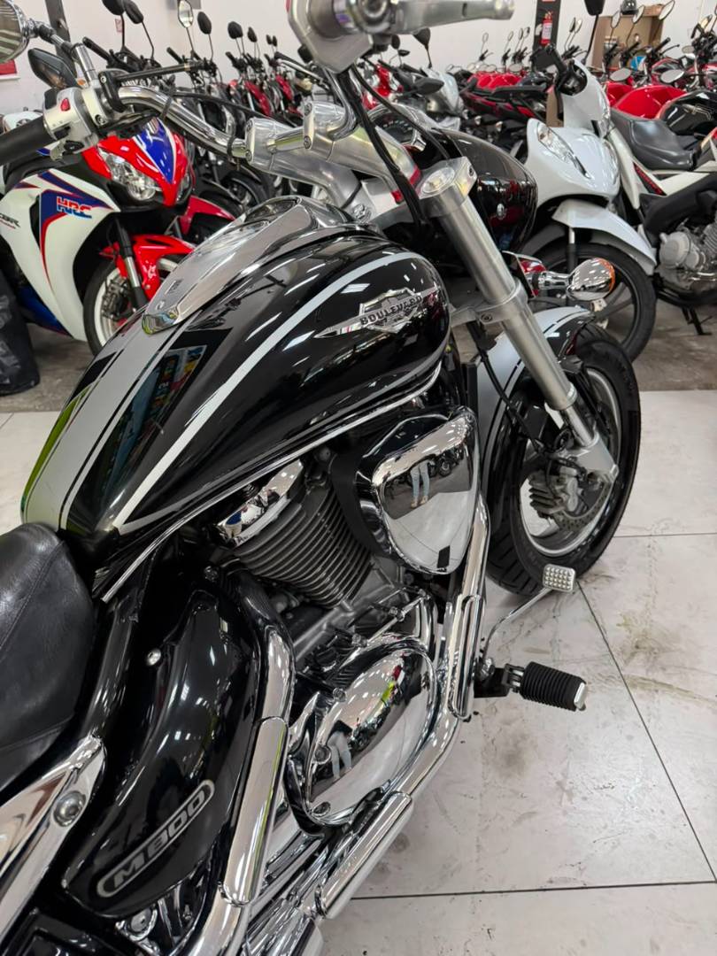 SUZUKI BOULEVARD M800