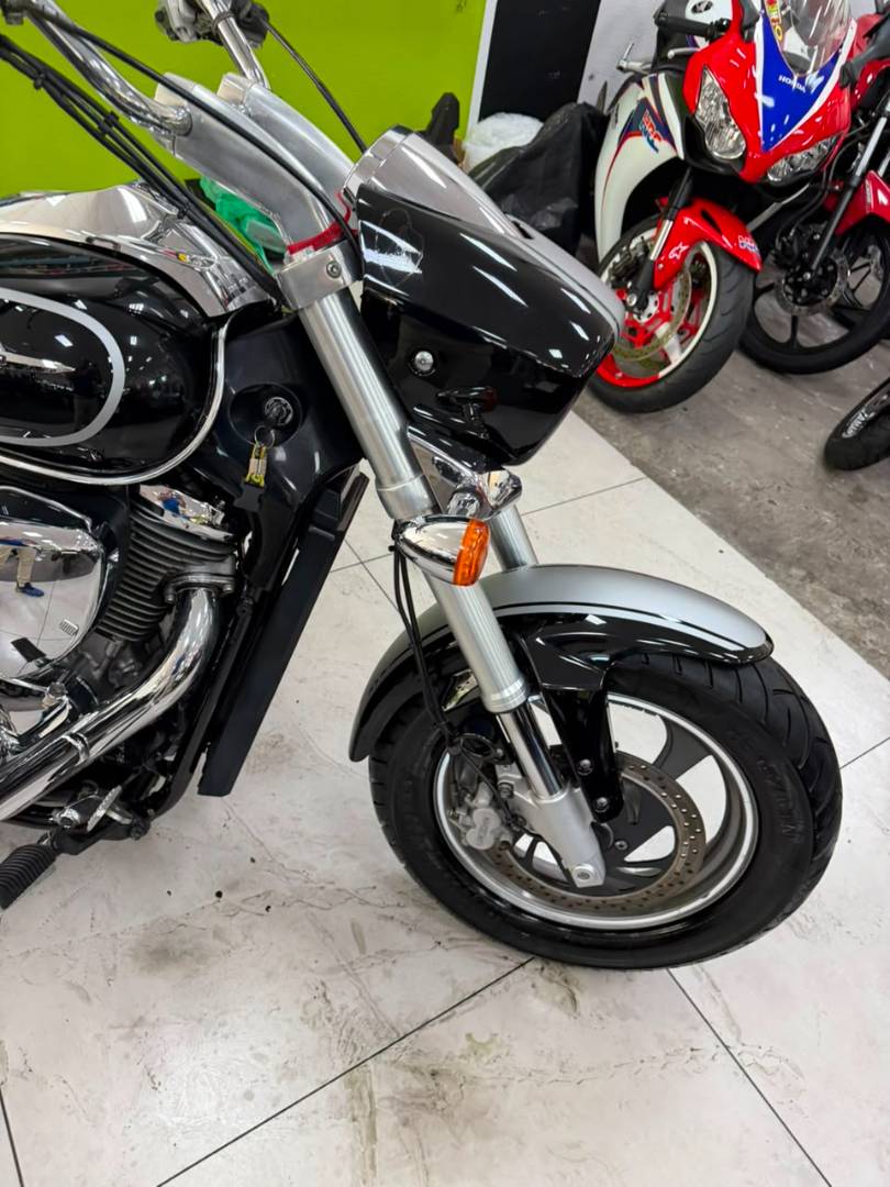 SUZUKI BOULEVARD M800
