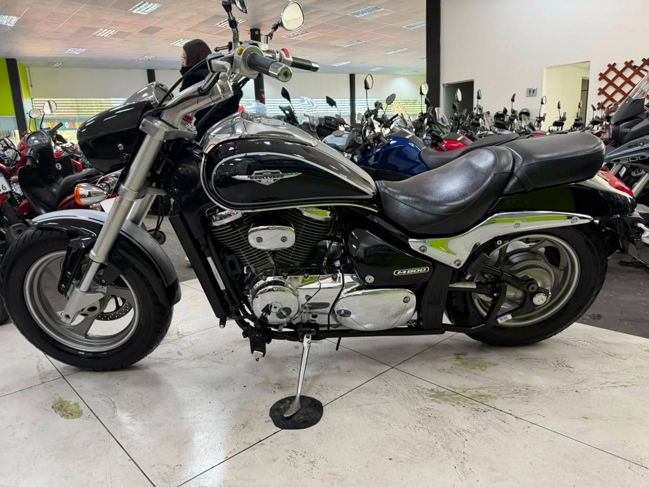 SUZUKI BOULEVARD M800