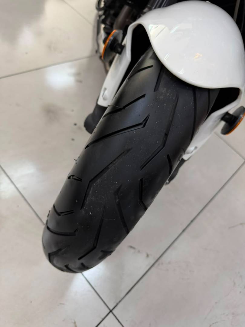 TRIUMPH STREET TRIPLE 675 ABS
