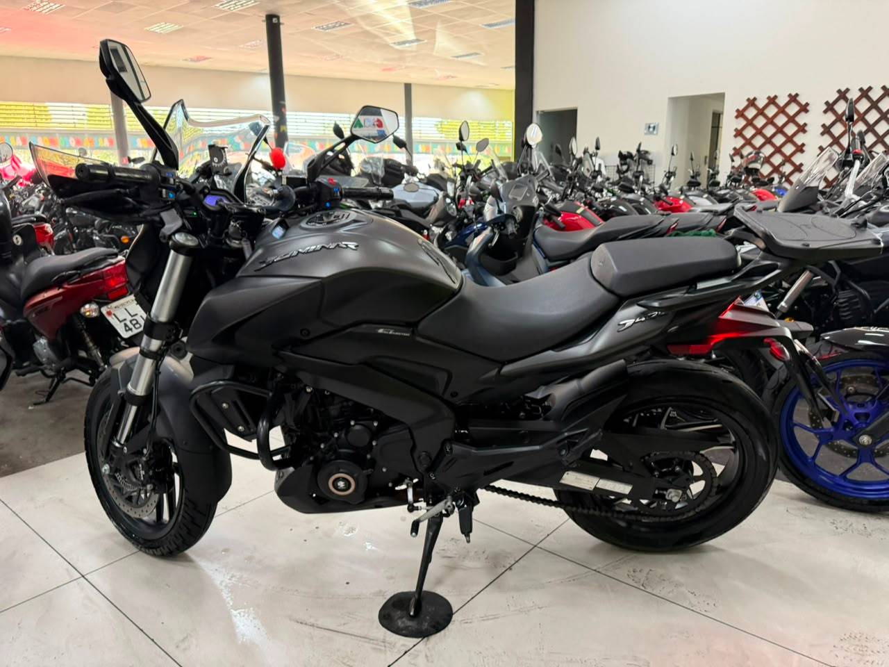BAJAJ DOMINAR 400
