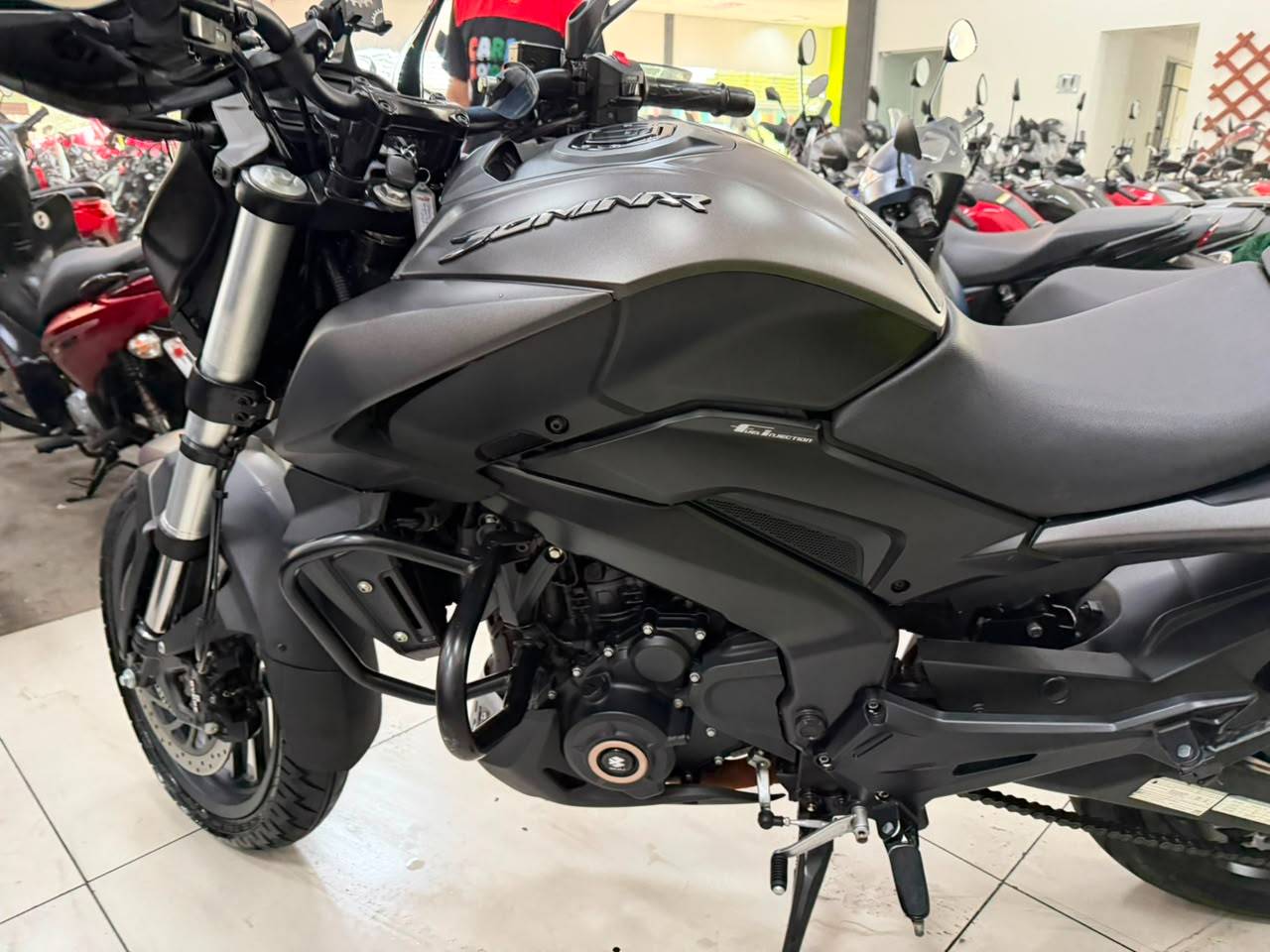 BAJAJ DOMINAR 400