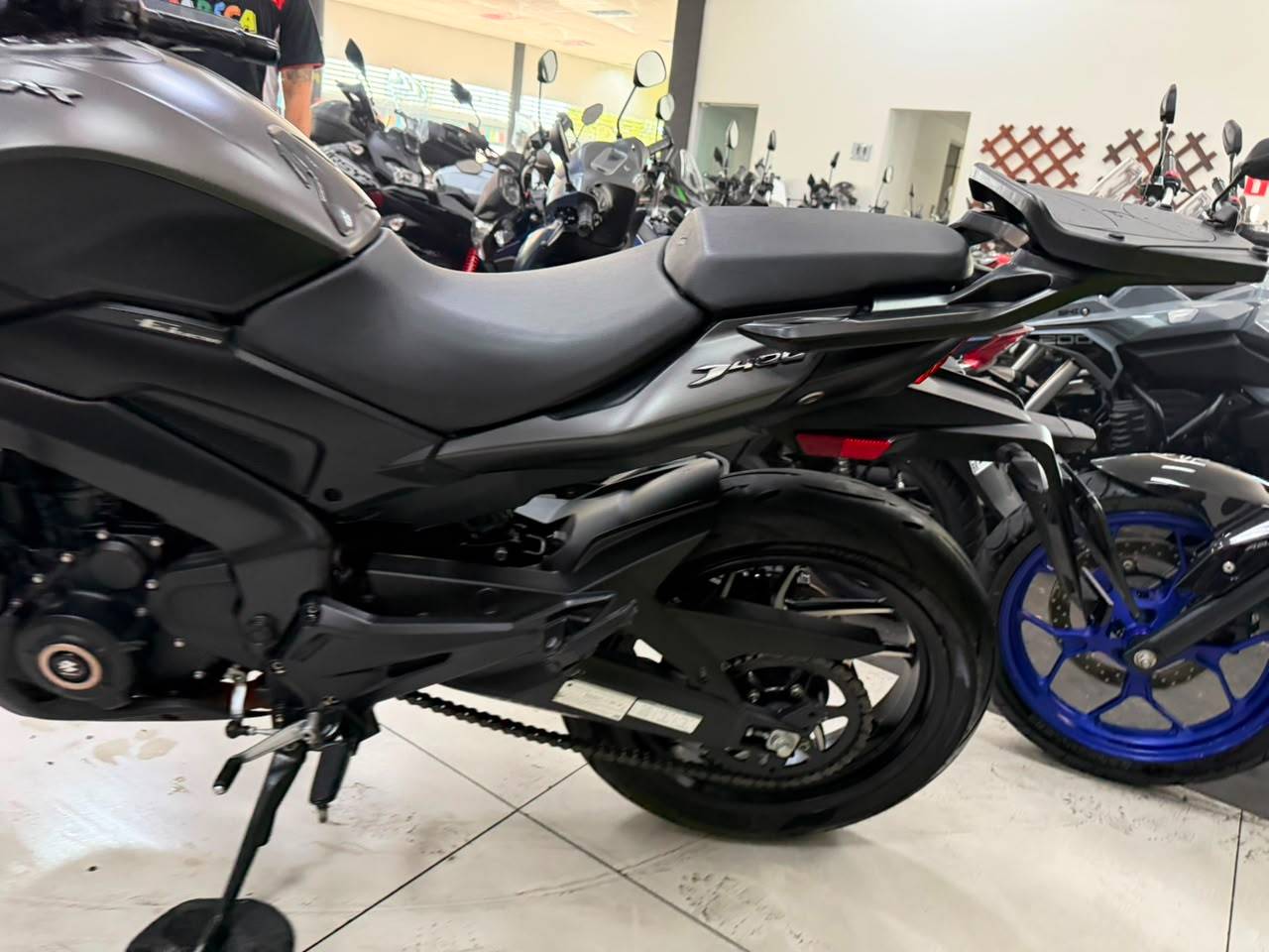 BAJAJ DOMINAR 400