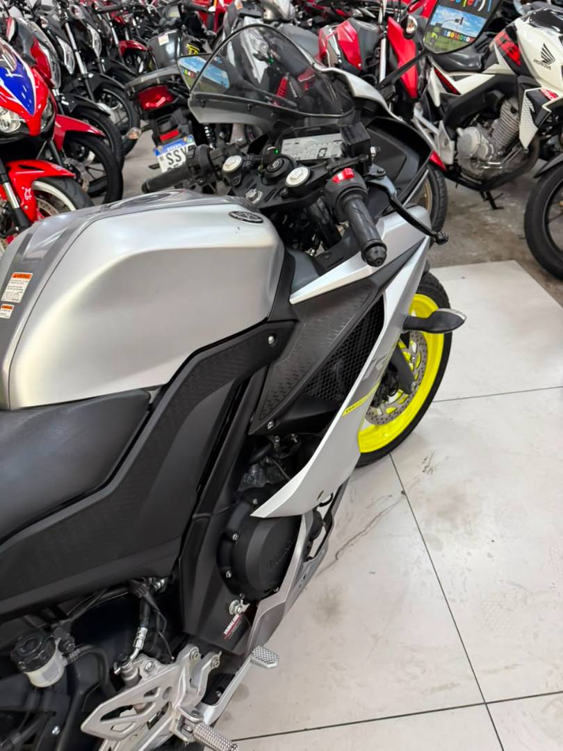 YAMAHA YZF R15