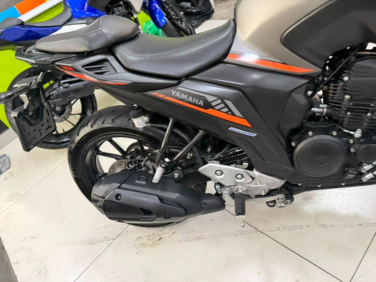 YAMAHA FZ25 FAZER ABS