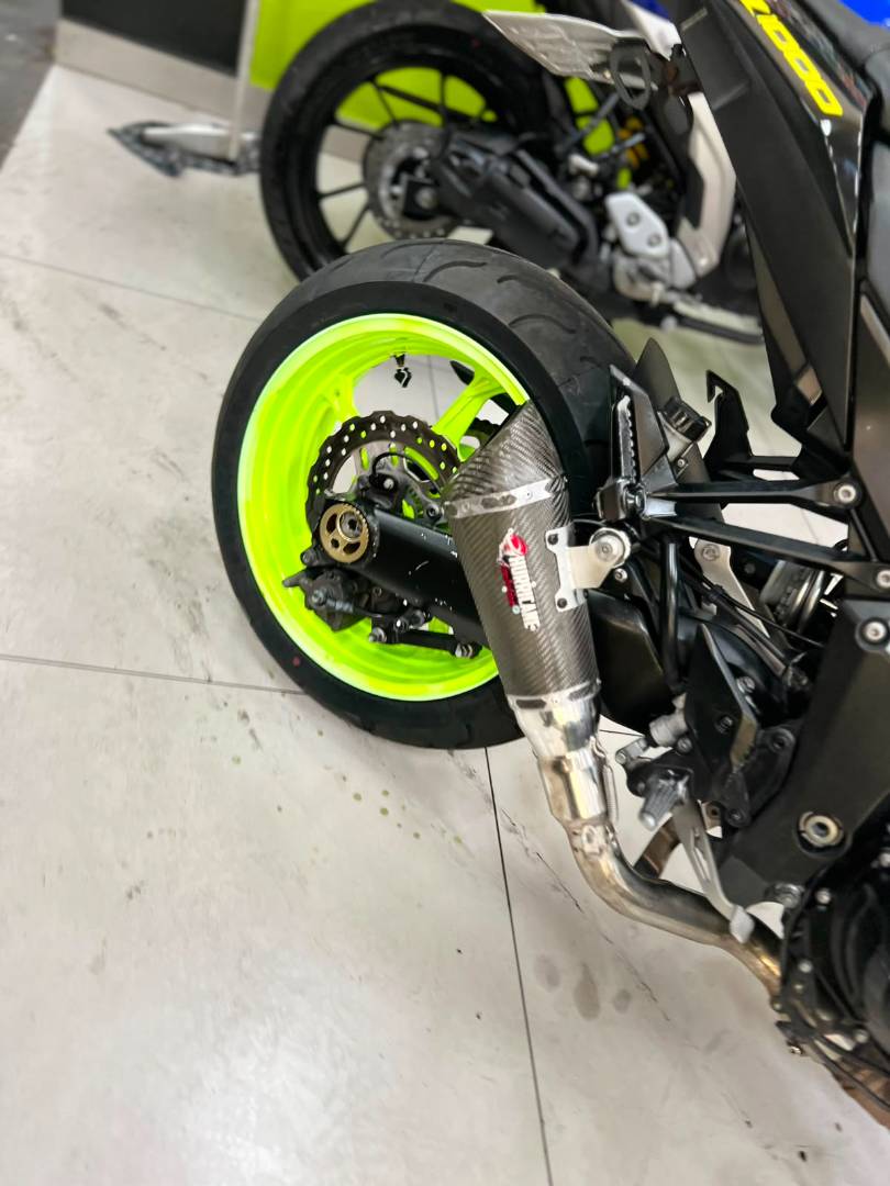 KAWASAKI Z1000