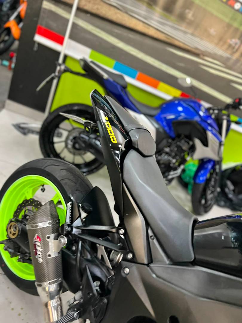 KAWASAKI Z1000