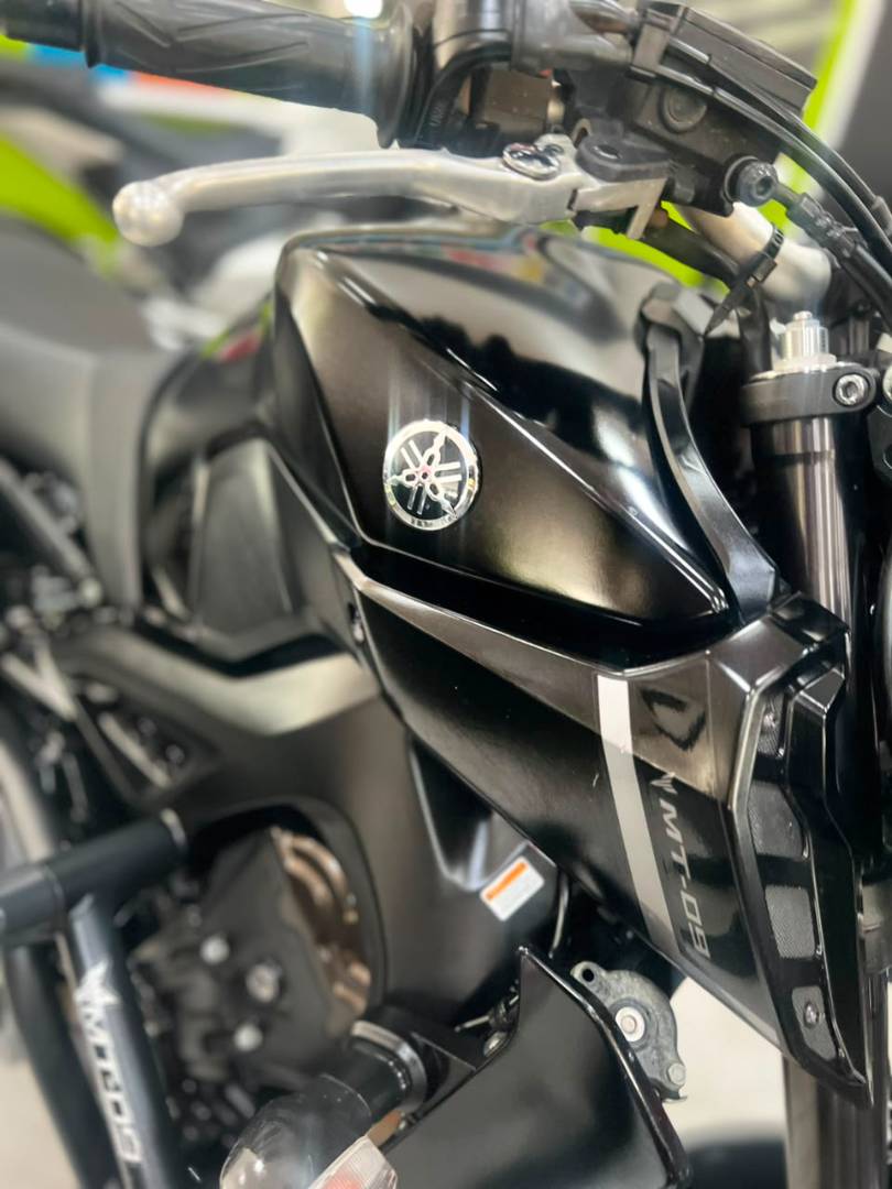 YAMAHA MT-09