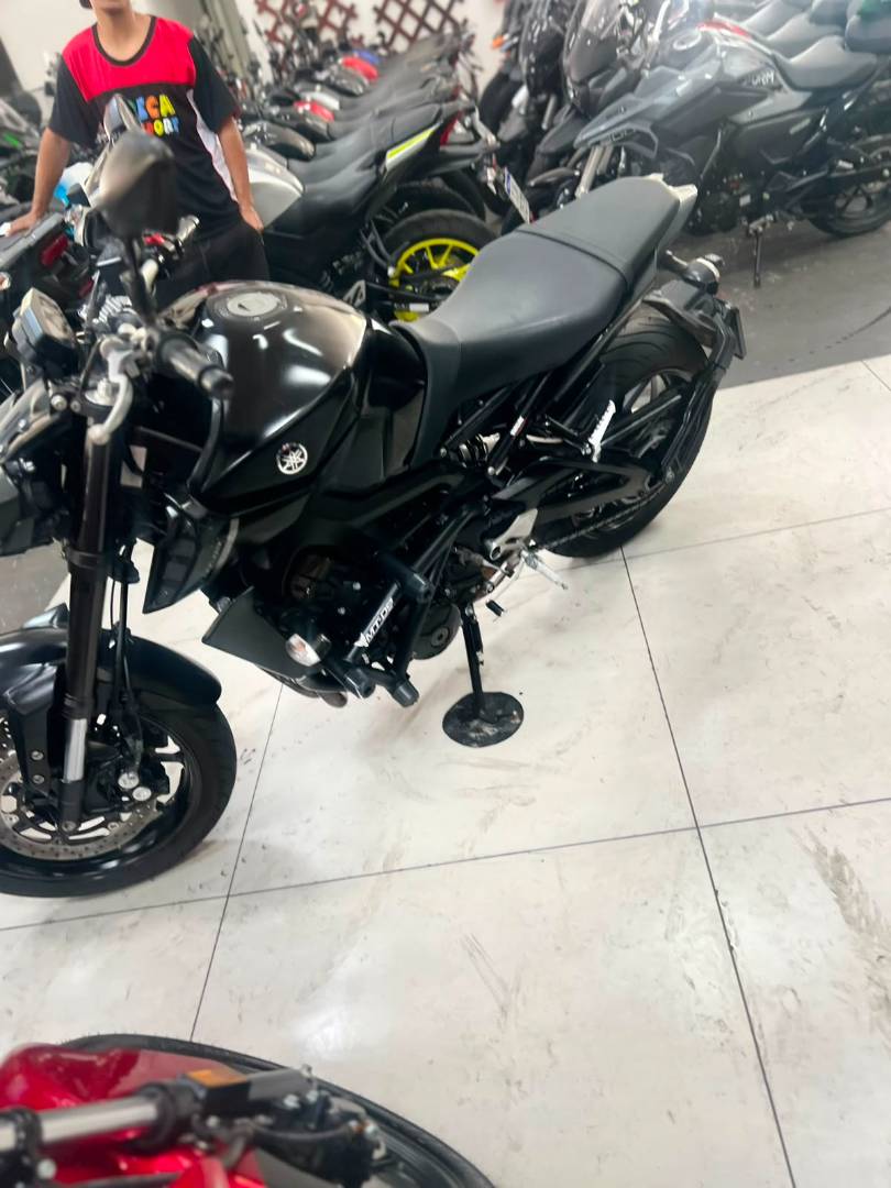 YAMAHA MT-09