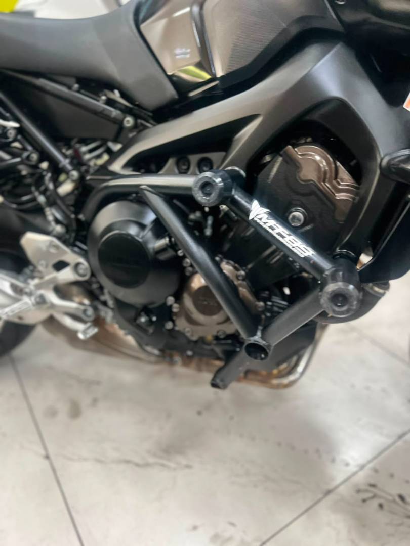 YAMAHA MT-09