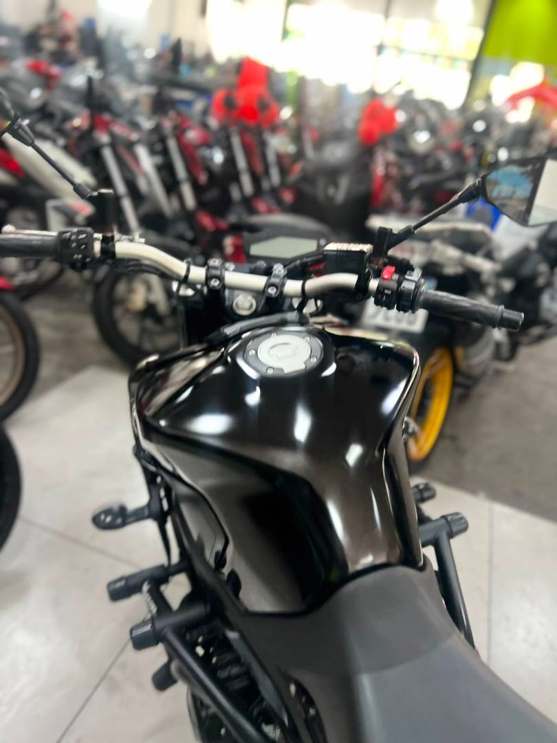 YAMAHA MT-09