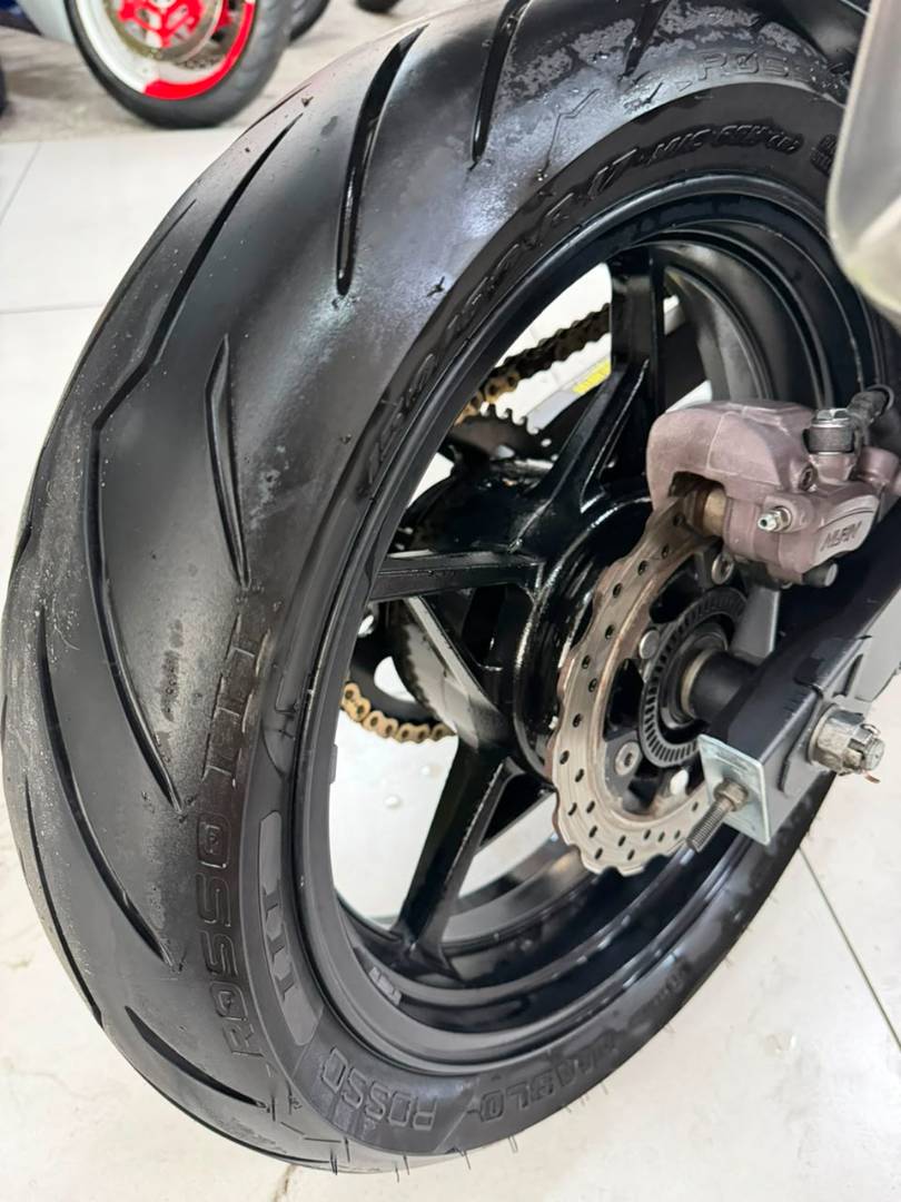 KAWASAKI NINJA 400 KRT EDITION