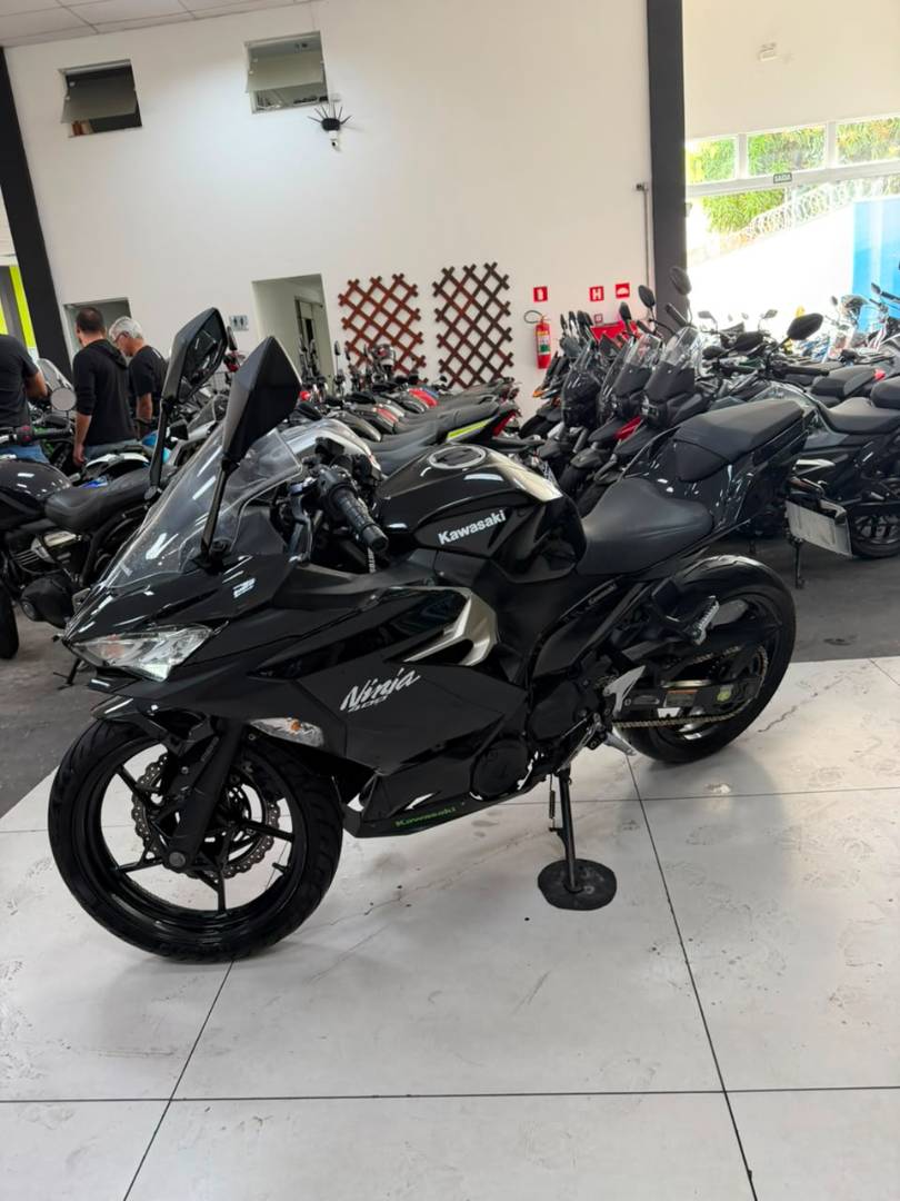 KAWASAKI NINJA 400 KRT EDITION