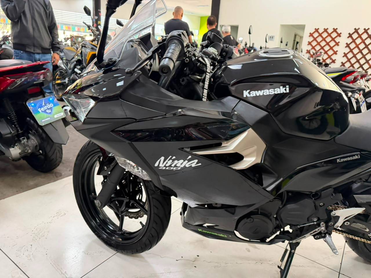 KAWASAKI NINJA 400 KRT EDITION