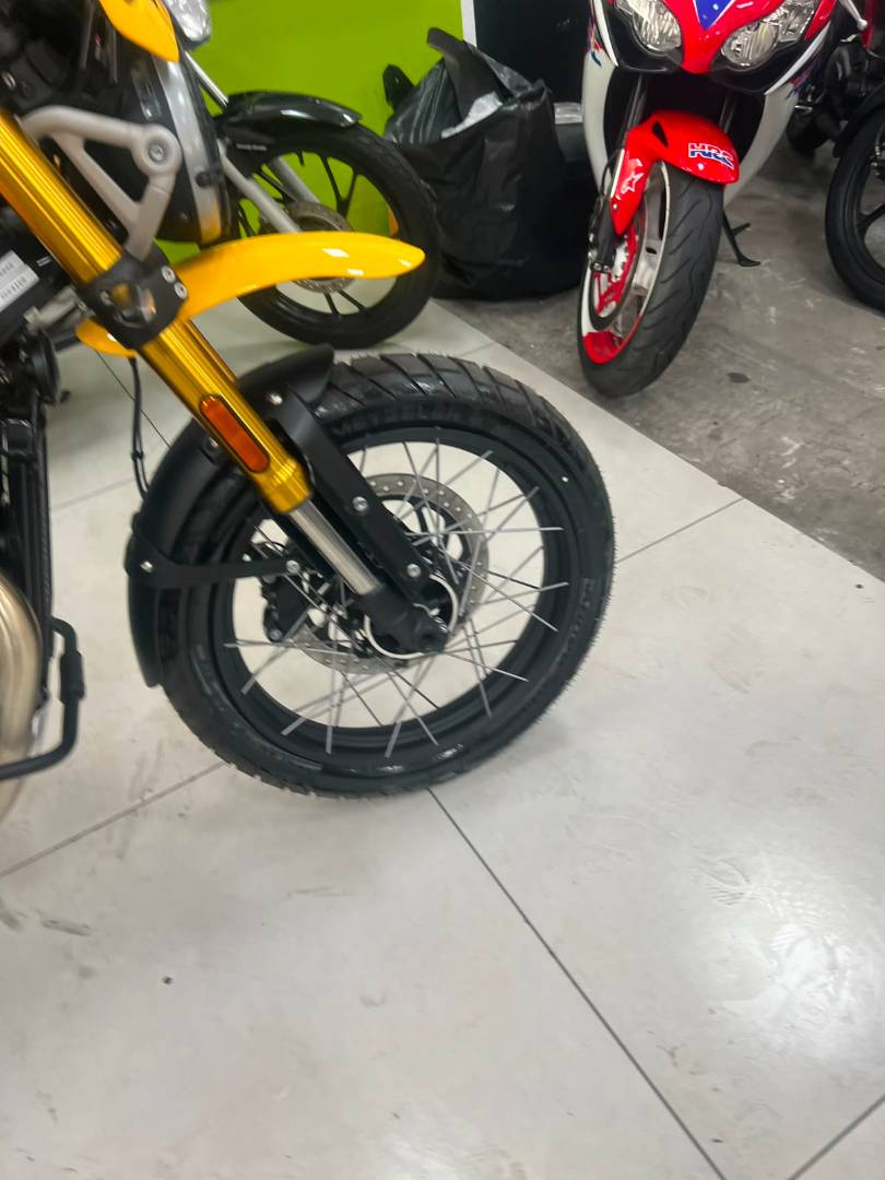 TRIUMPH STREET SCRAMBLER