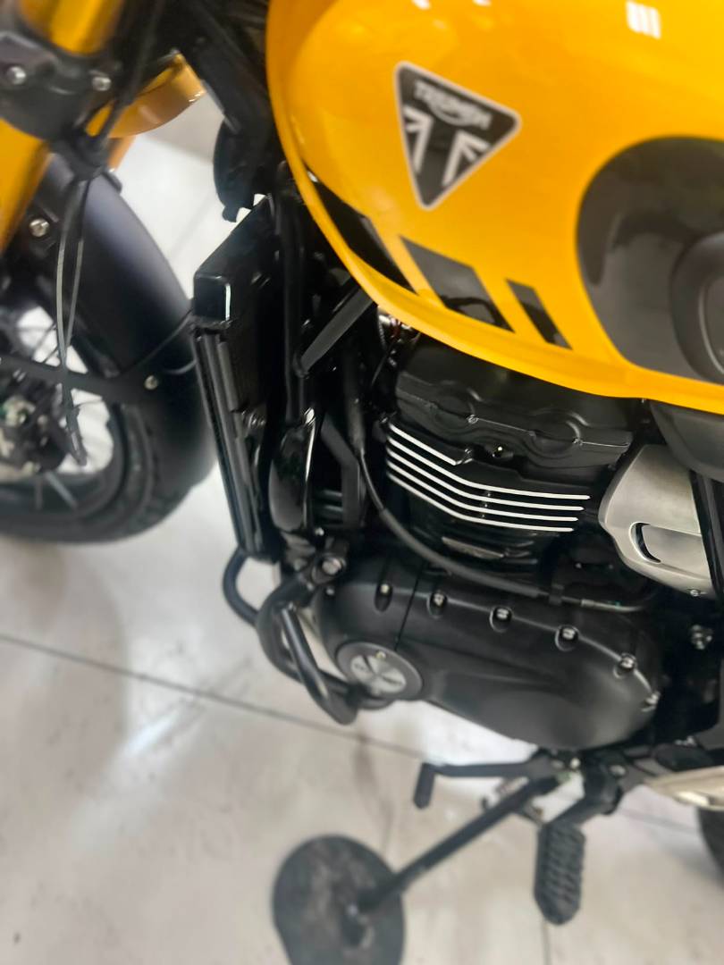 TRIUMPH STREET SCRAMBLER