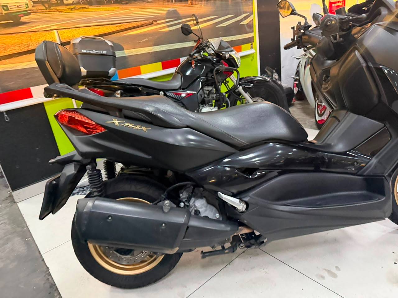 YAMAHA XMAX ABS