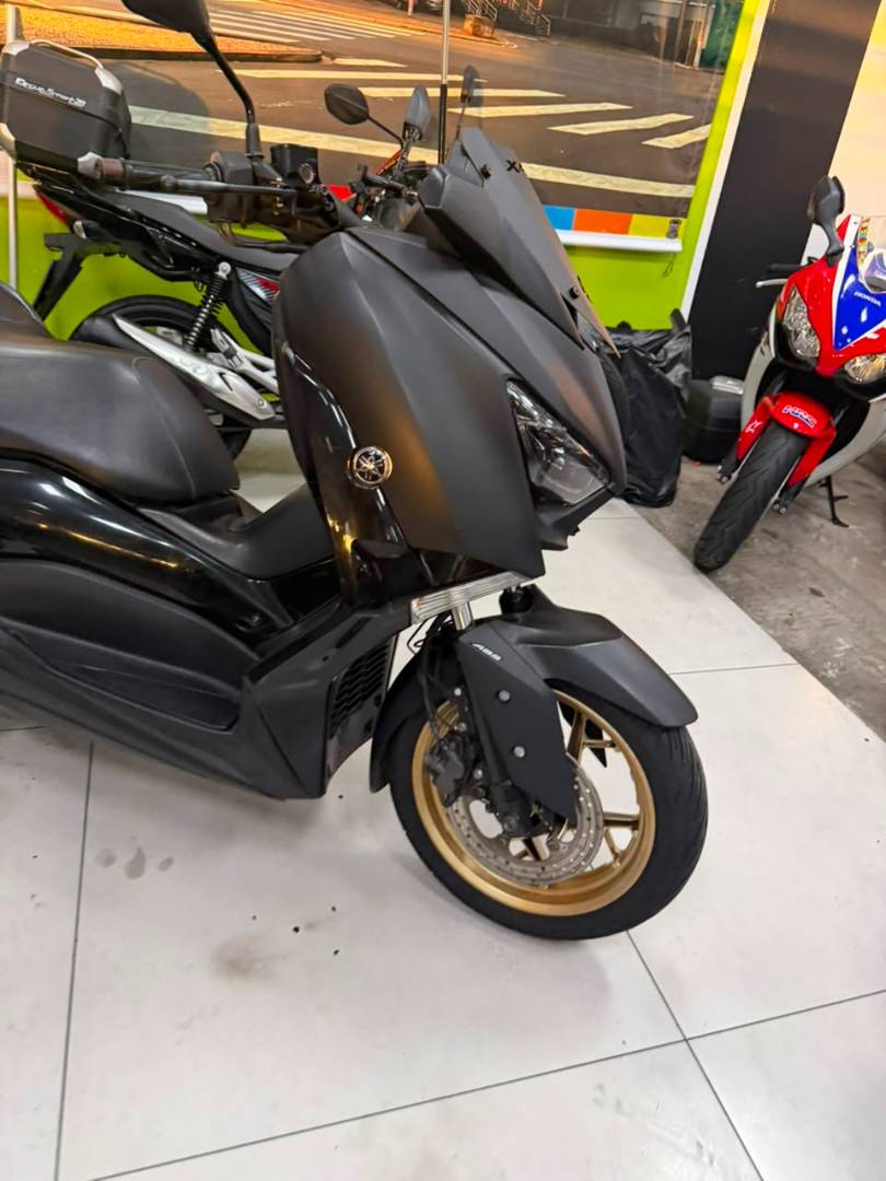 YAMAHA XMAX ABS