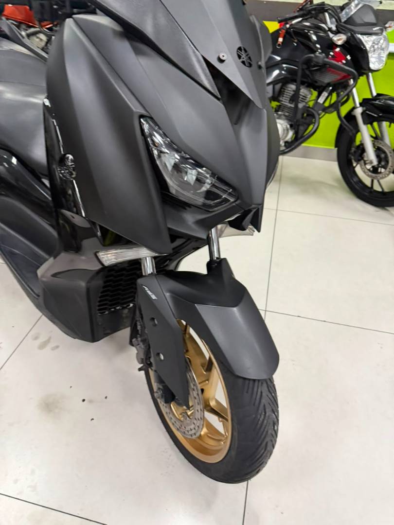 YAMAHA XMAX ABS
