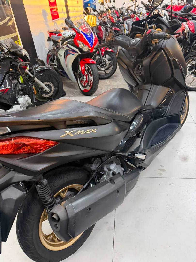 YAMAHA XMAX ABS
