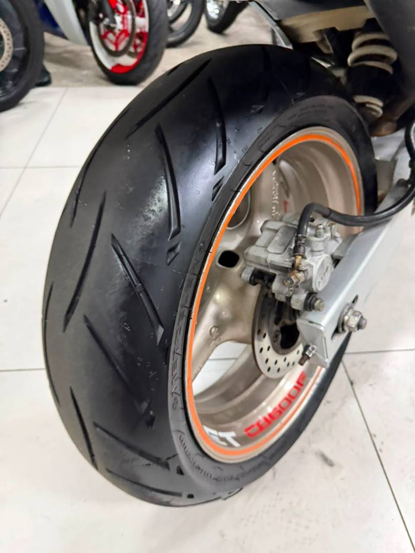 HONDA CB 600F HORNET
