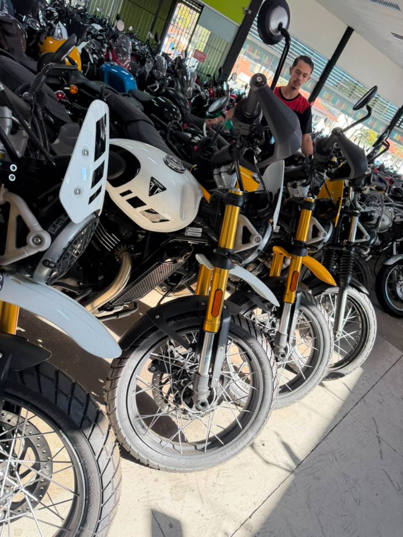 TRIUMPH STREET SCRAMBLER