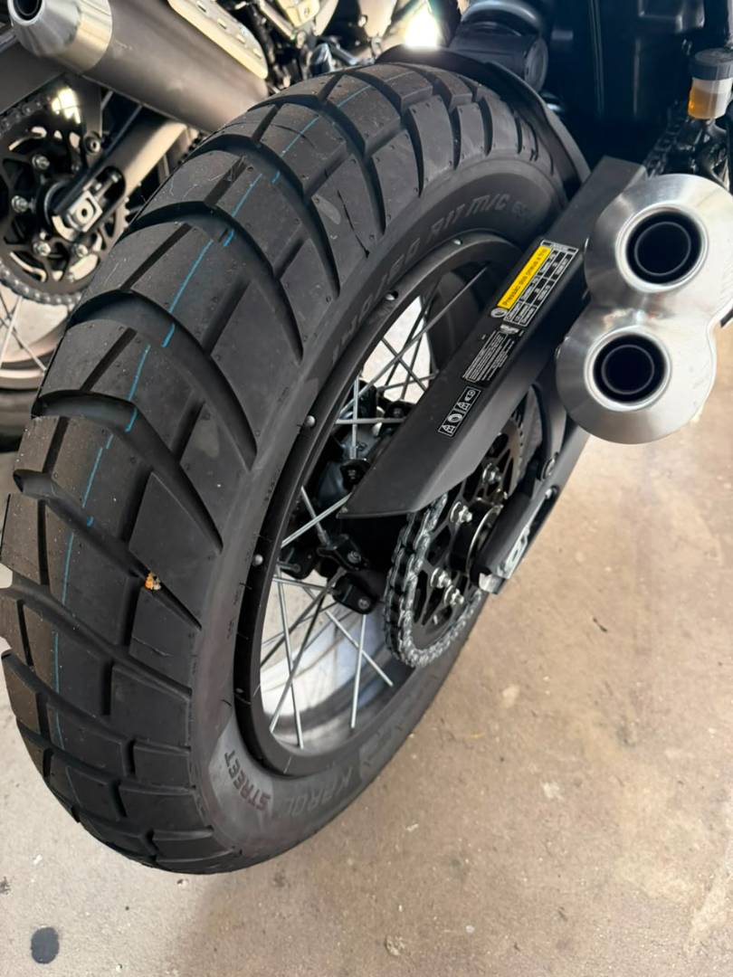 TRIUMPH STREET SCRAMBLER