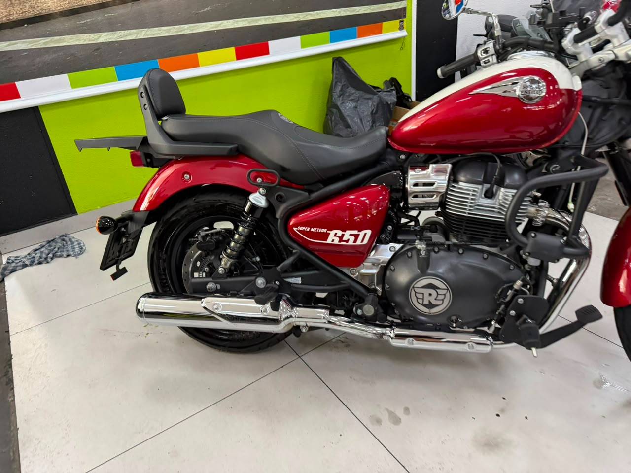 ROYAL ENFIELD SUPER METEOR 650