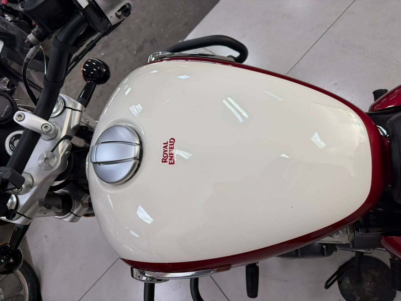 ROYAL ENFIELD SUPER METEOR 650
