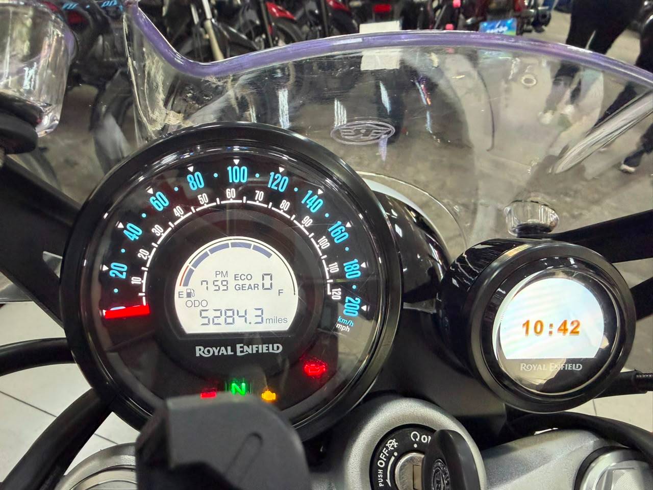 ROYAL ENFIELD SUPER METEOR 650