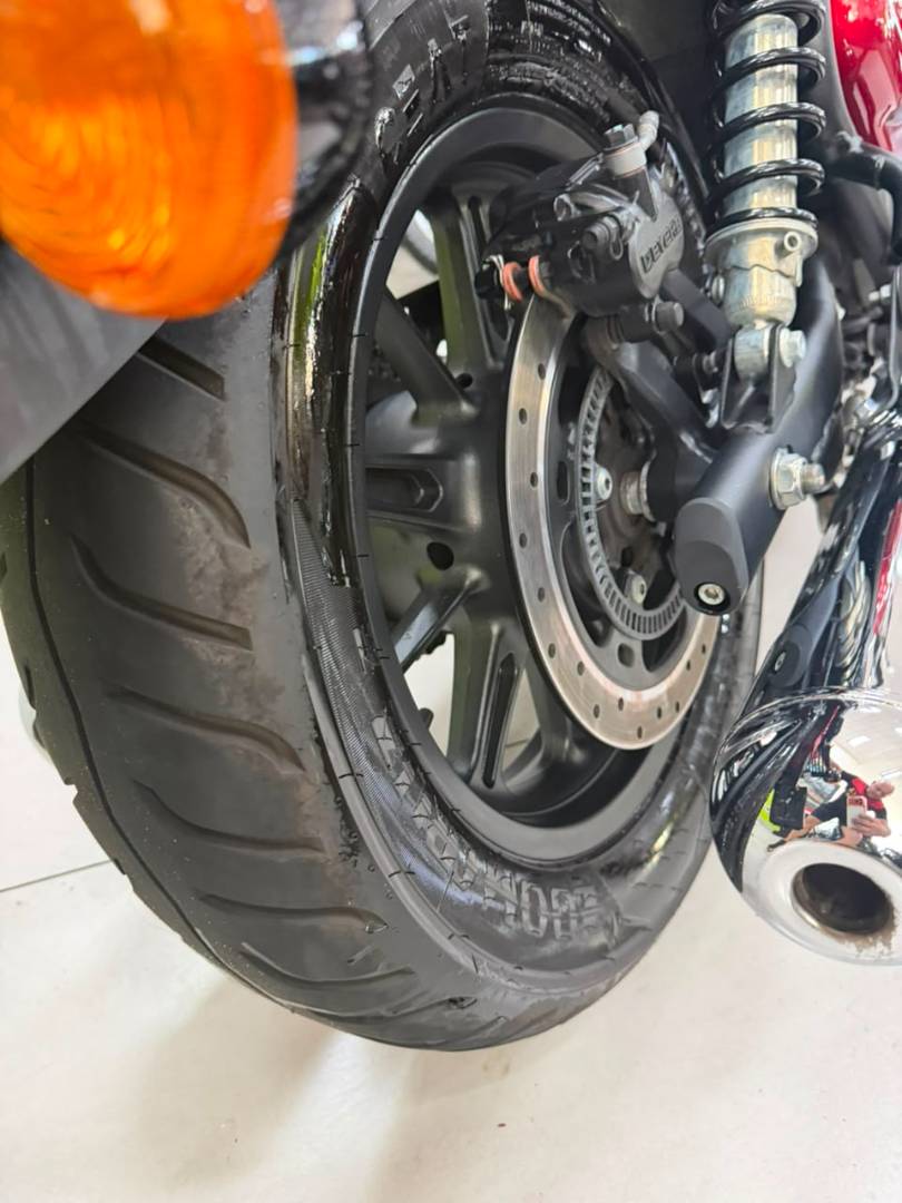 ROYAL ENFIELD SUPER METEOR 650