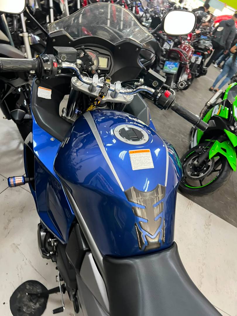 SUZUKI GSX 1250 FA