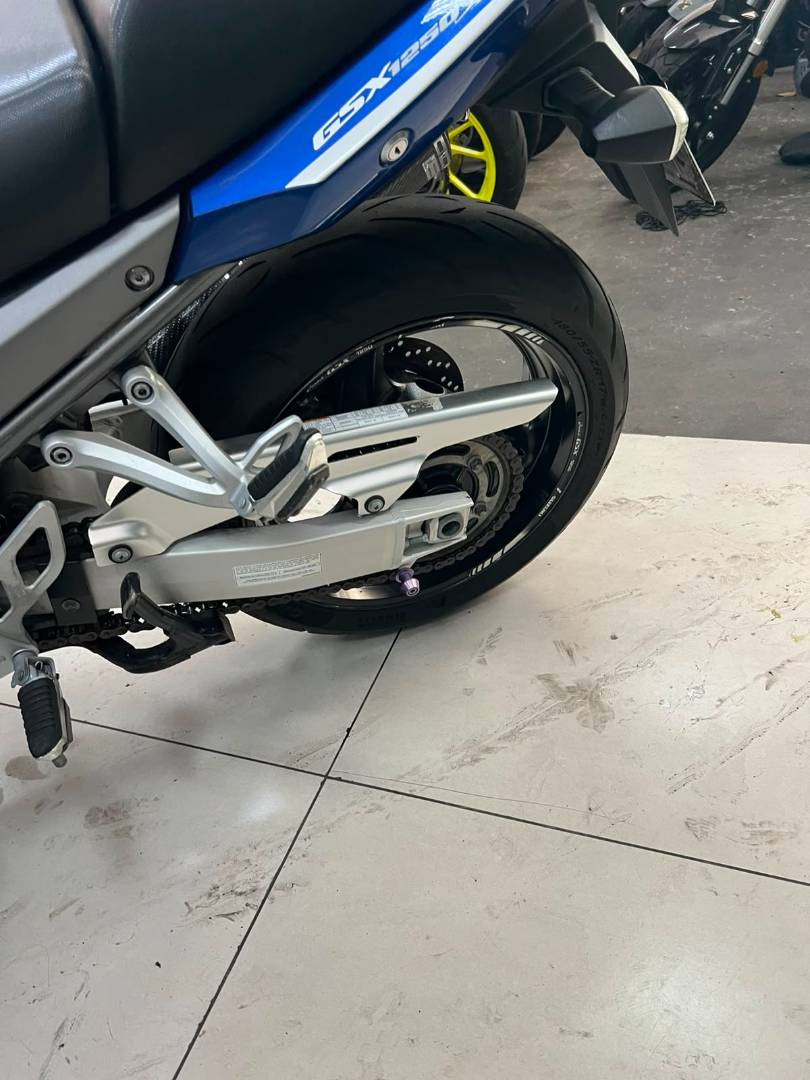 SUZUKI GSX 1250 FA