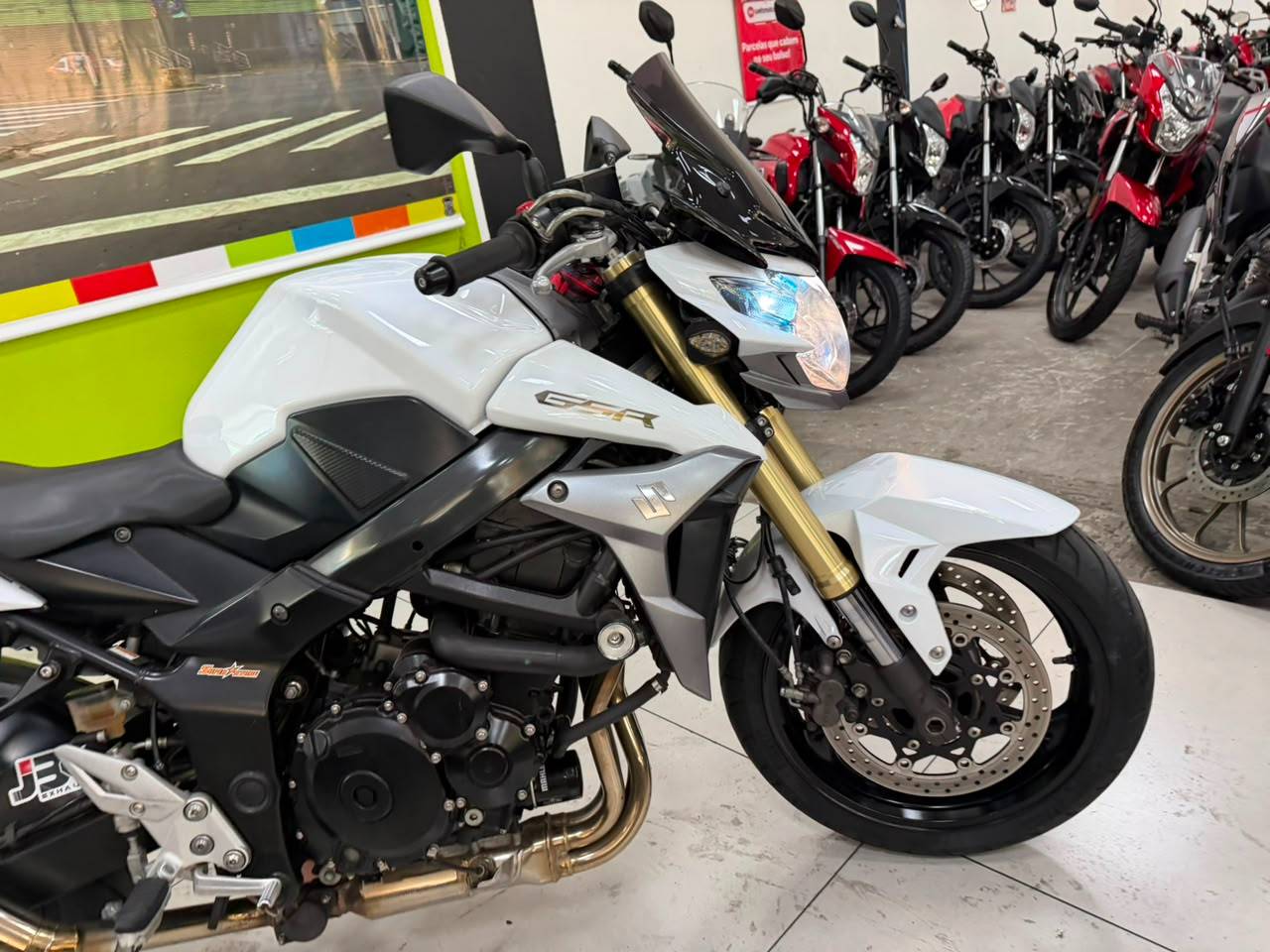SUZUKI GSR 750 A
