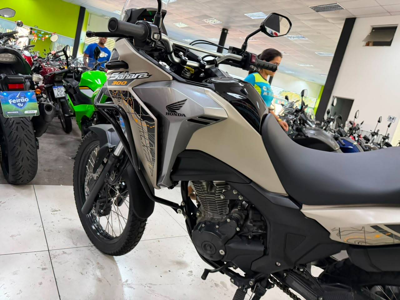 HONDA XRE 300 SAHARA ADVENTURE