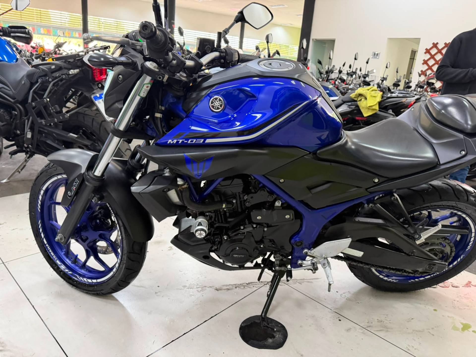 YAMAHA MT-03