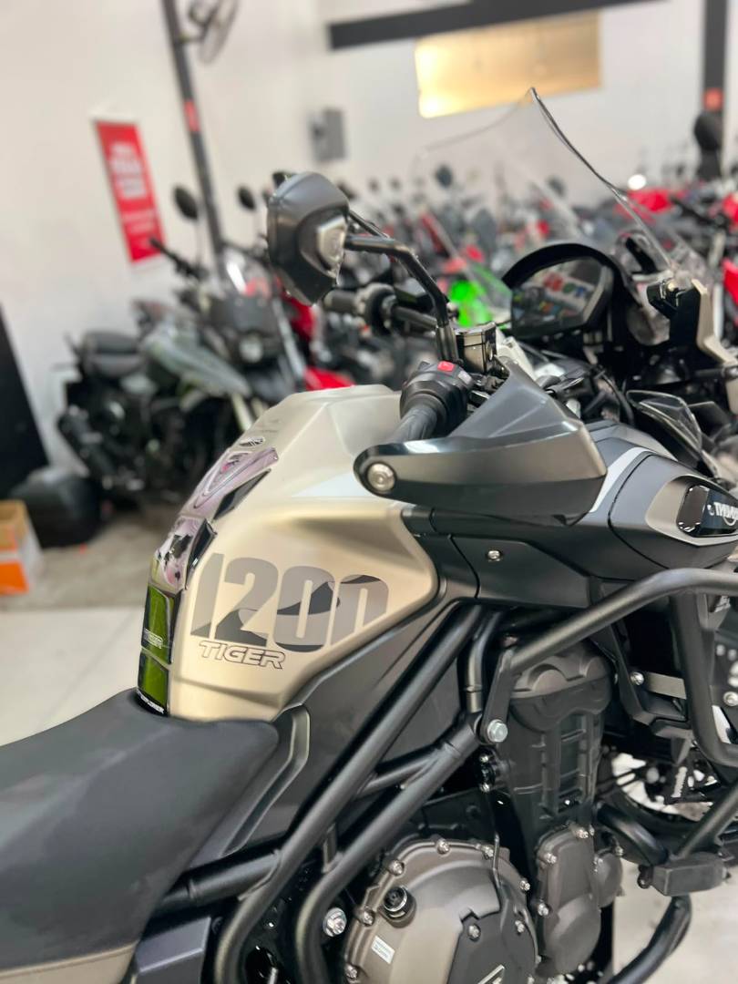 TRIUMPH TIGER 1200 DESERT EDITION