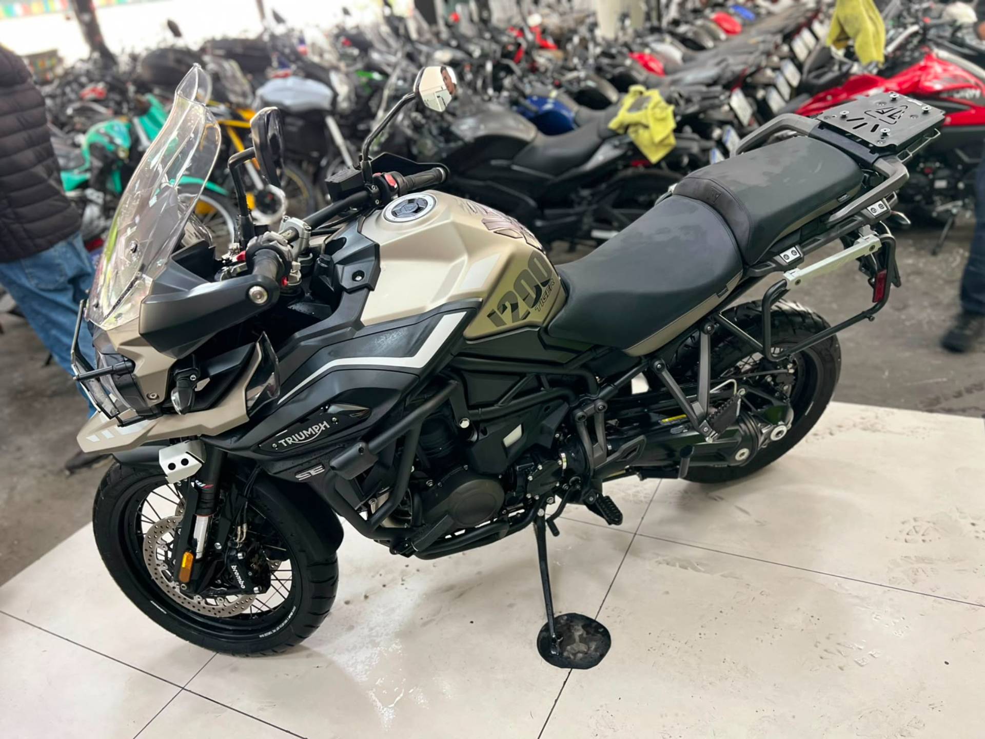 TRIUMPH TIGER 1200 DESERT EDITION