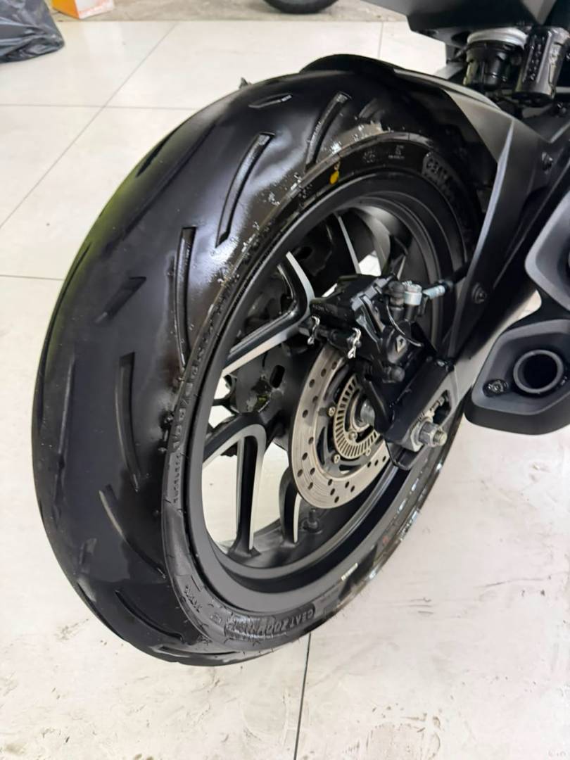 BAJAJ DOMINAR 400