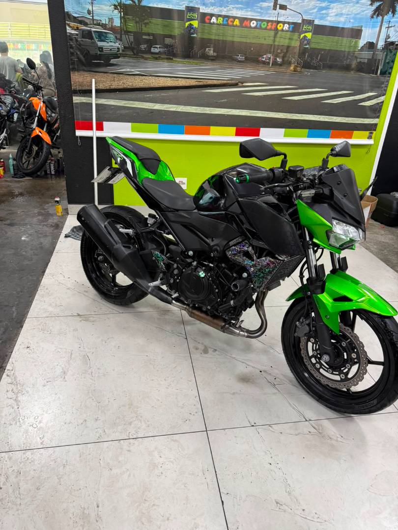 KAWASAKI Z400