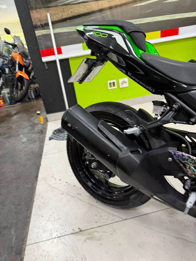KAWASAKI Z400