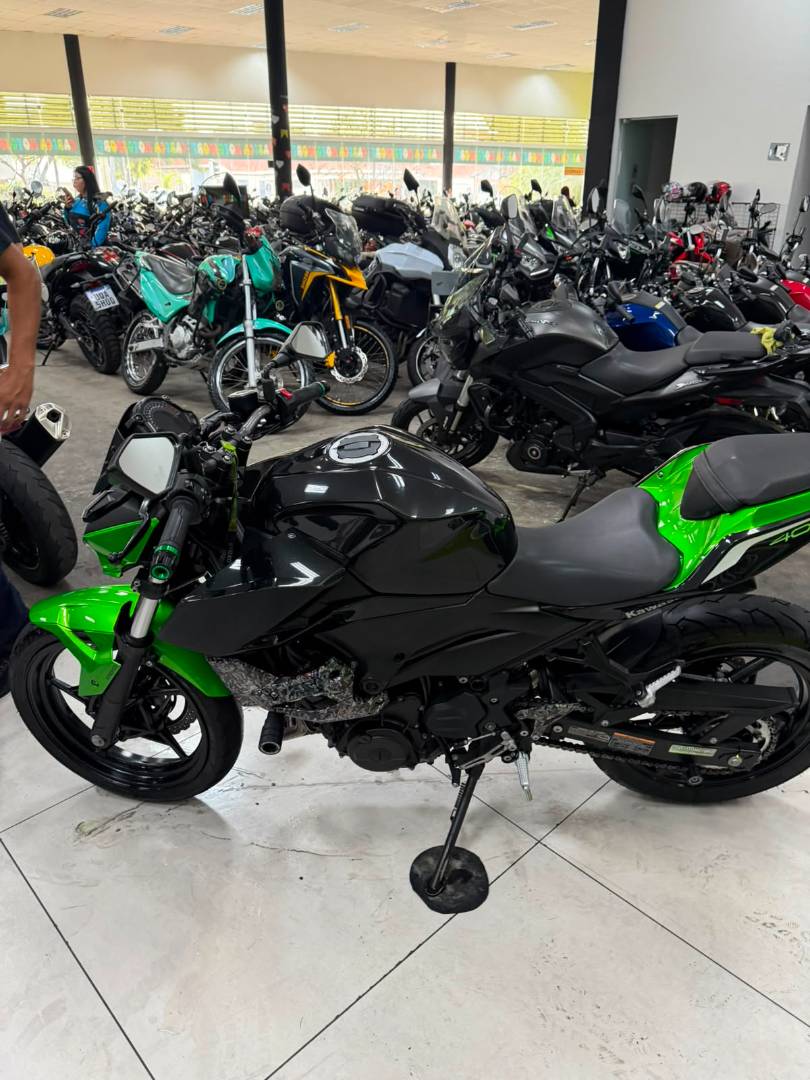 KAWASAKI Z400