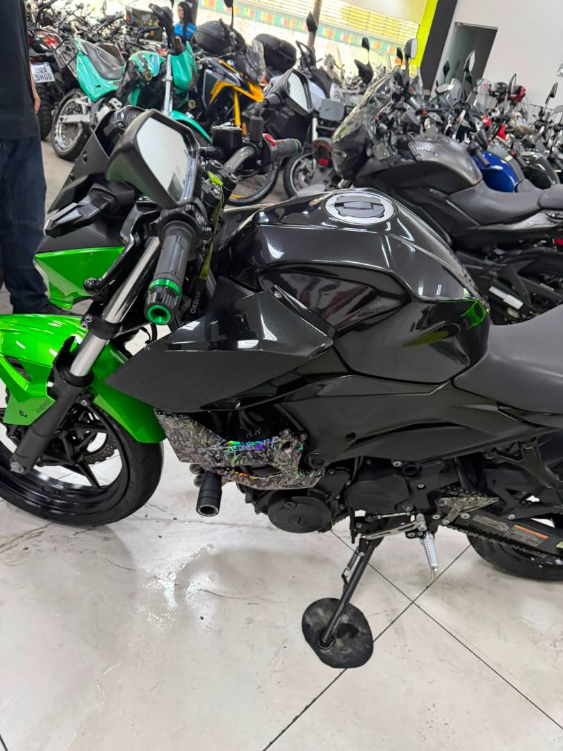 KAWASAKI Z400